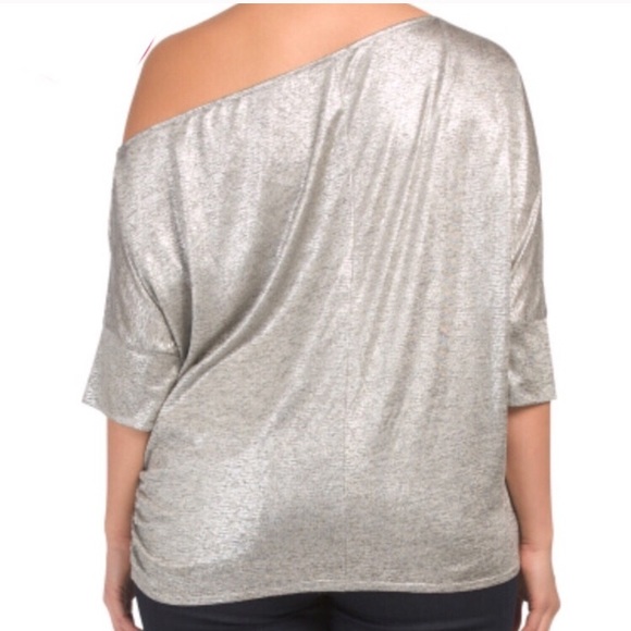 3X Kim and Cami Metallic Off-the-Shoulder Top - Picture 2 of 8